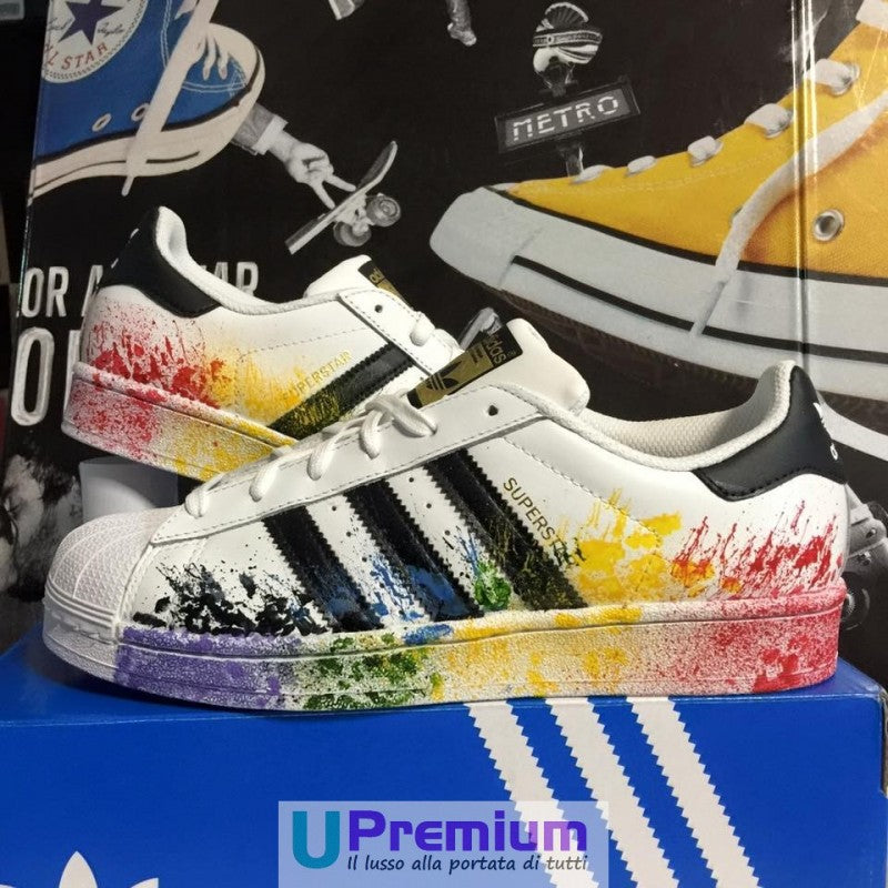 Adidas superstar bianche e nere con schizzi colorati Clearance