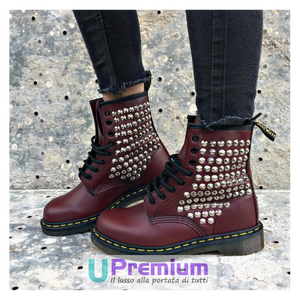 Dr hot sale martens borchiati